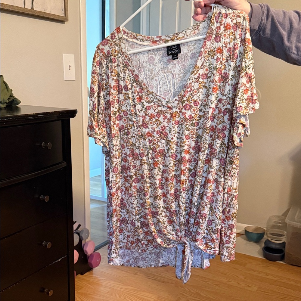 Floral Short Sleeve Top with Knot Detail